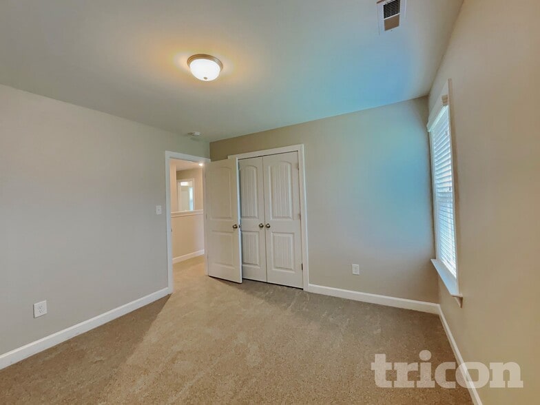 Building Photo - 335 Lasswade Ct