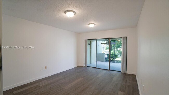 Building Photo - 3823 Estepona Ave