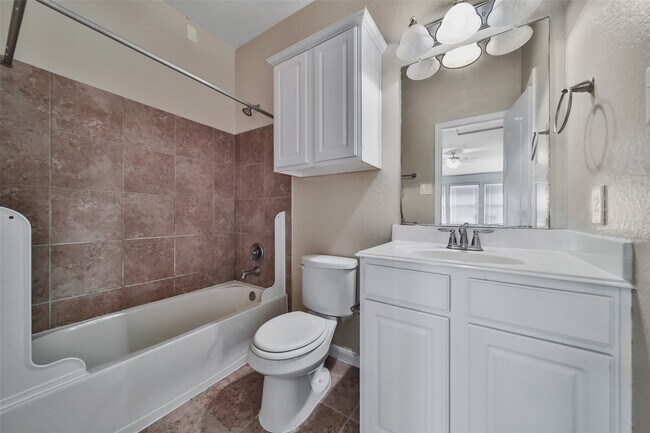Building Photo - 25208 Forest Ledge Dr