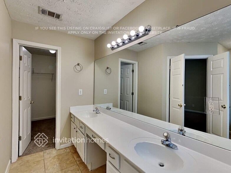 Building Photo - 544 Rivulett Ct