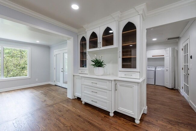 Building Photo - 459 Atlanta Country Club Dr
