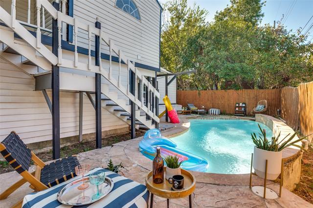 Building Photo - 2435 W 10th St