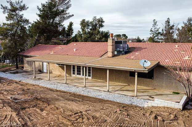 Building Photo - 17433 Sultana St