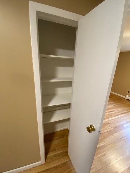 Building Photo - 601 Mountain Ave