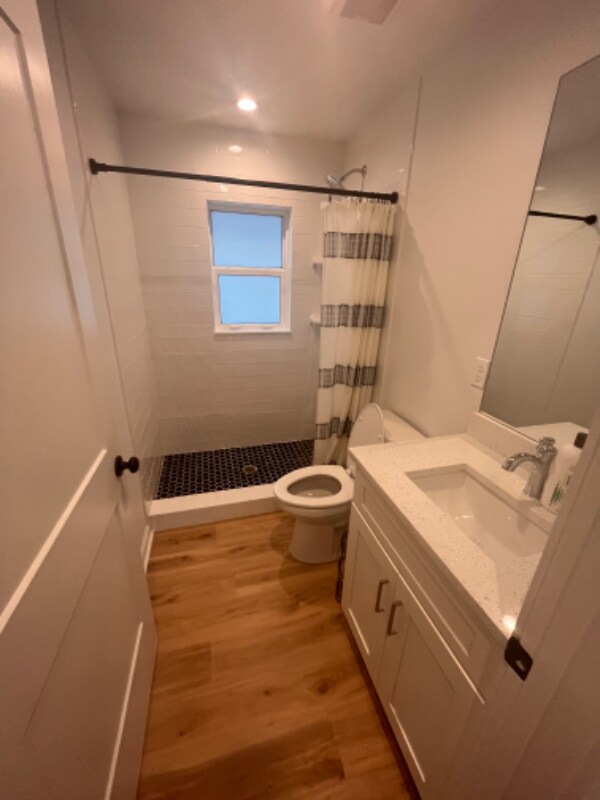 Building Photo - 615 Azalea Ln