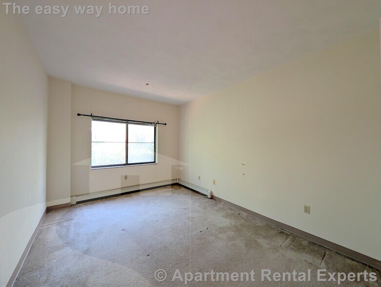 Building Photo - 373 Highland Ave
