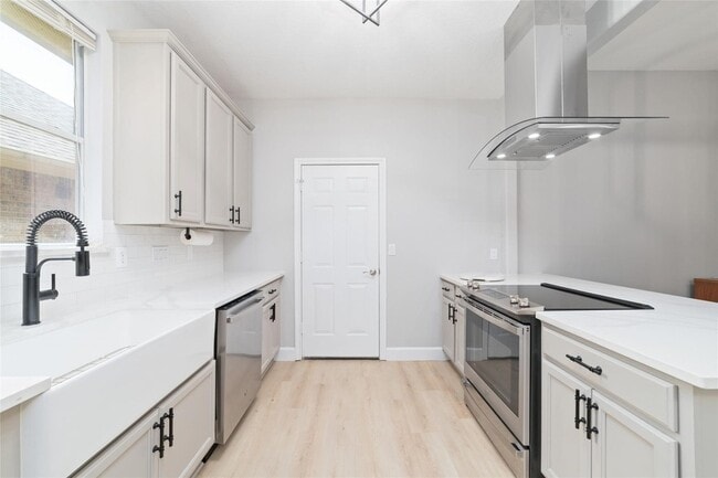 Building Photo - 11318 Twain Dr
