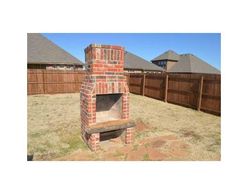 Building Photo - 3 bedroom single family home in excellent ...