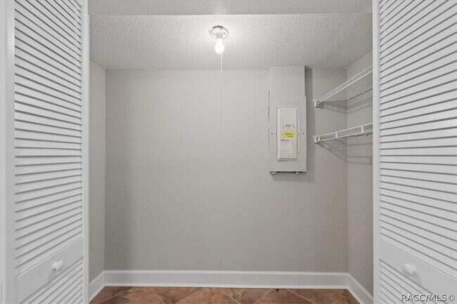 Building Photo - 11310 W Bayshore Dr