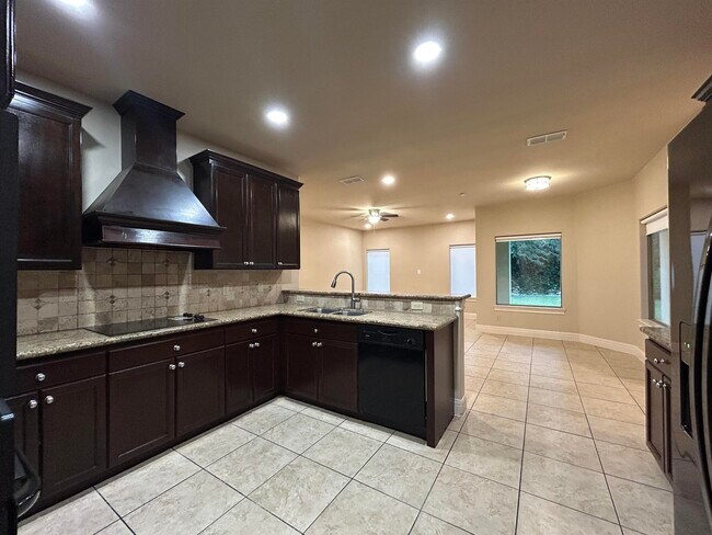 Building Photo - 3335 Hagen Lp