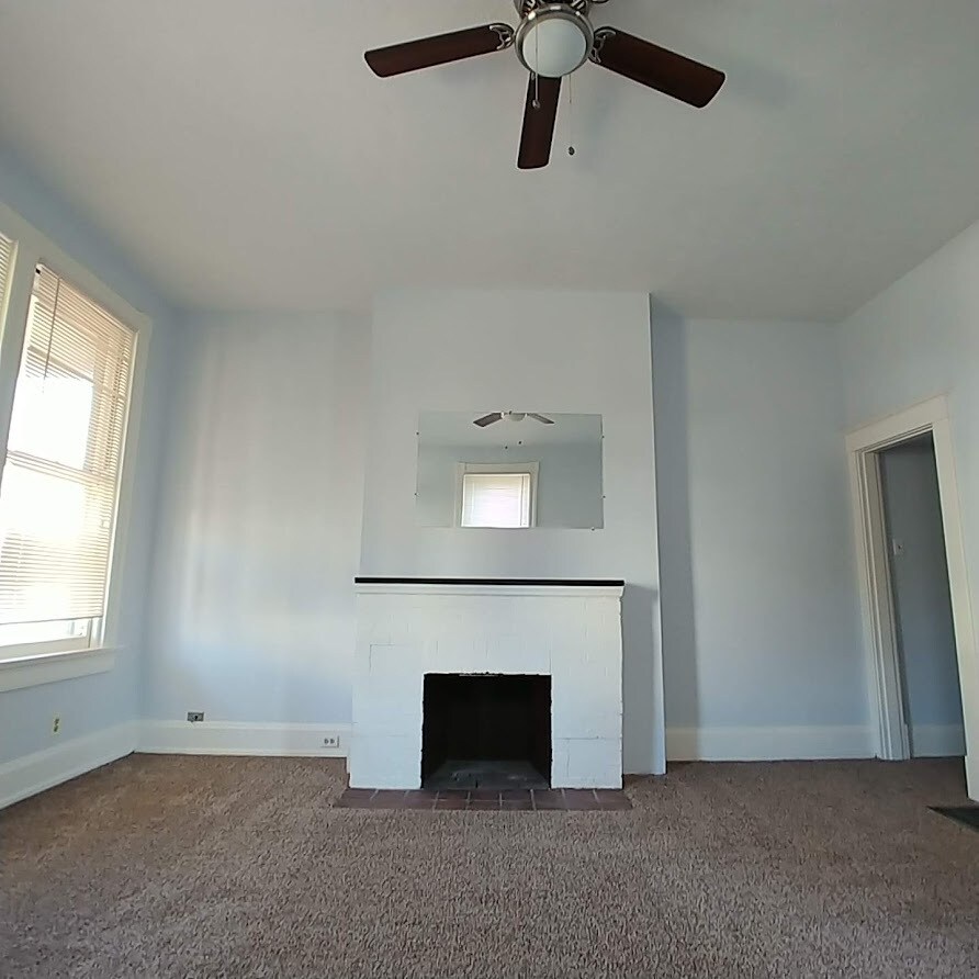 Building Photo - 559 E Epworth Ave