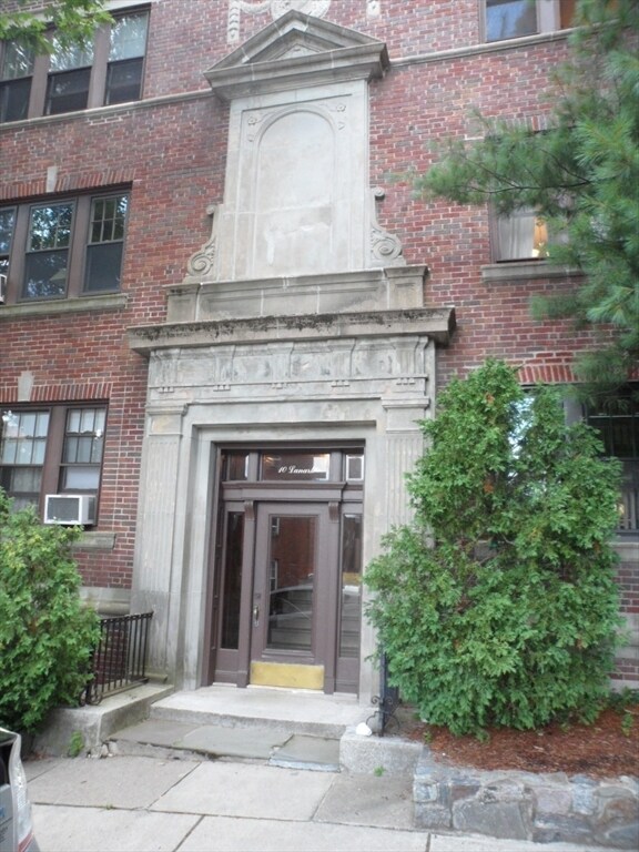 Building Photo - 10 Lanark Rd