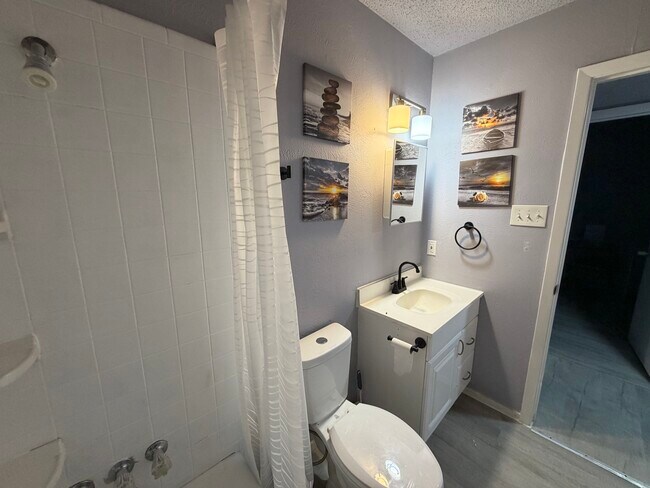 Building Photo - 110 Cimarron Ln
