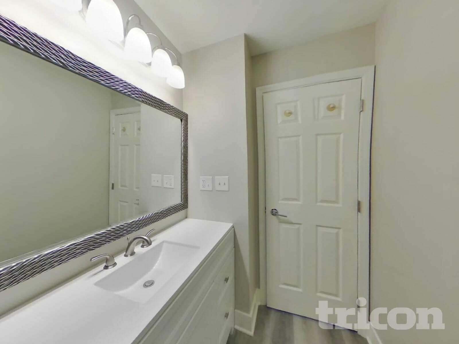 Building Photo - 1665 Trafalgar Ln