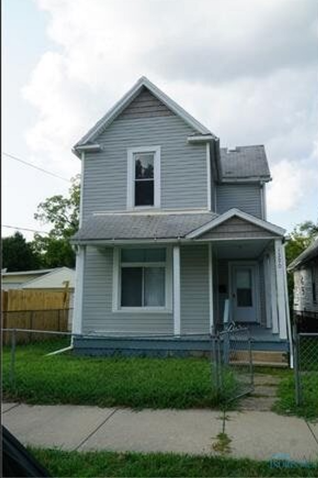 Building Photo - Charming 3-Bedroom Property in Prime Location