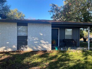 Building Photo - 1001 W Haynie St