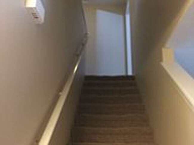 Building Photo - Comfort Meets Convenience in the Heart of Pullman