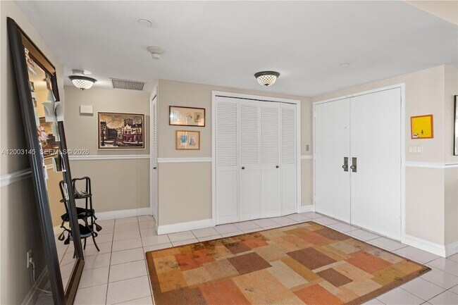 Building Photo - 11113 Biscayne Blvd