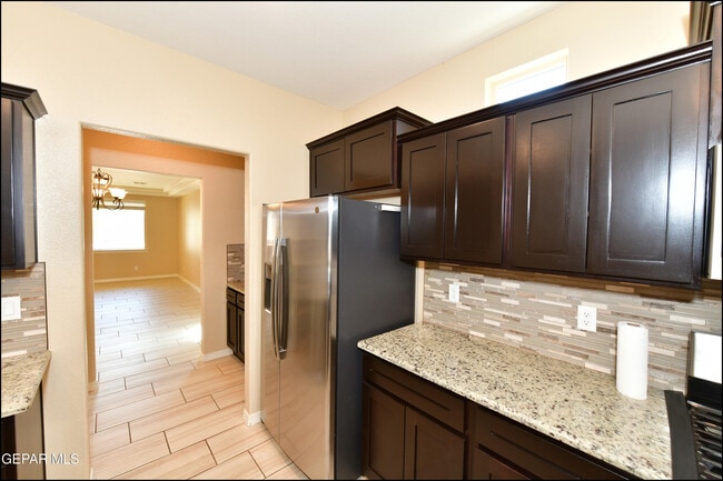 Building Photo - 14717 Tierra Escape Ave