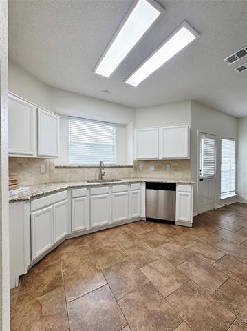 Building Photo - 835 Rockett Ln