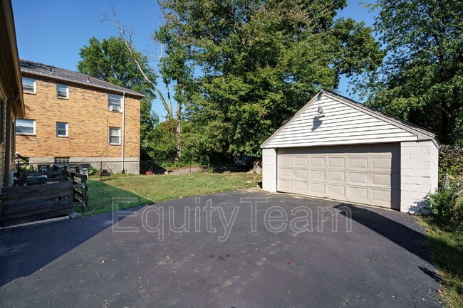 Building Photo - 3918 Odin Ave