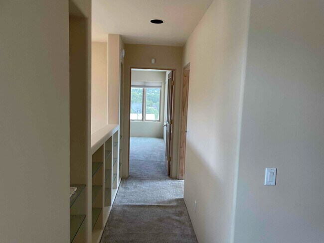 Building Photo - 4 Old Agua Fria Rd E