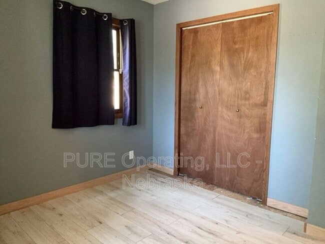 Building Photo - 105 N Elm St