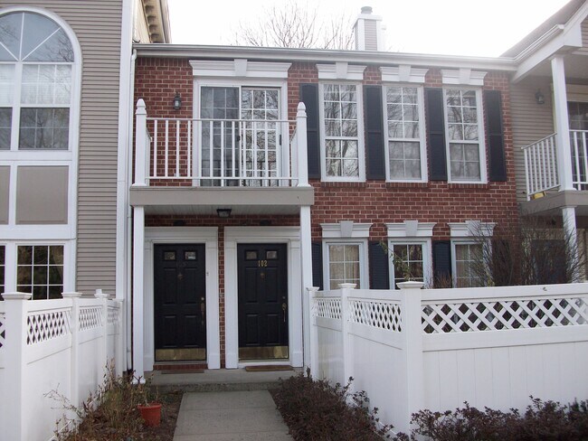 Building Photo - 103 Secretariat Ct