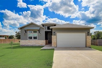 Building Photo - 121 Naalehu Ct