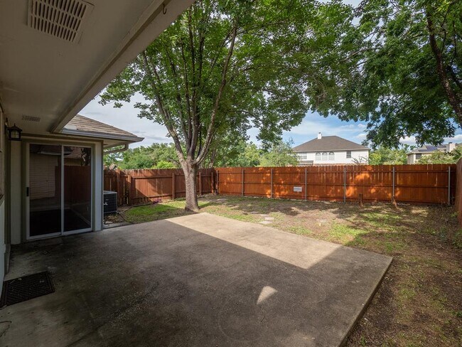 Building Photo - 16829 Whitebrush Loop
