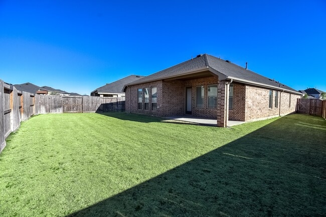 Building Photo - 31438 Vineyard Creek Dr