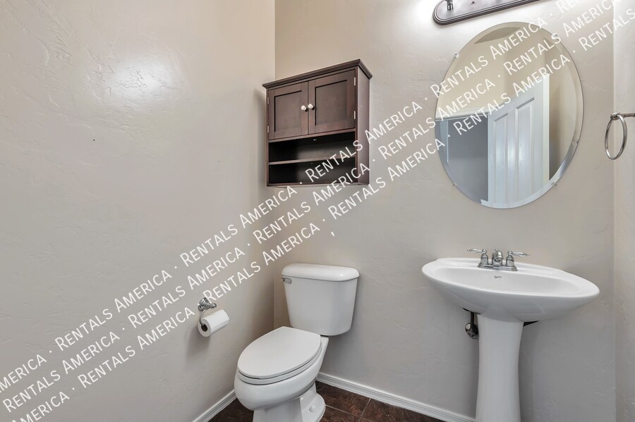 Building Photo - 8261 N Converse Ct