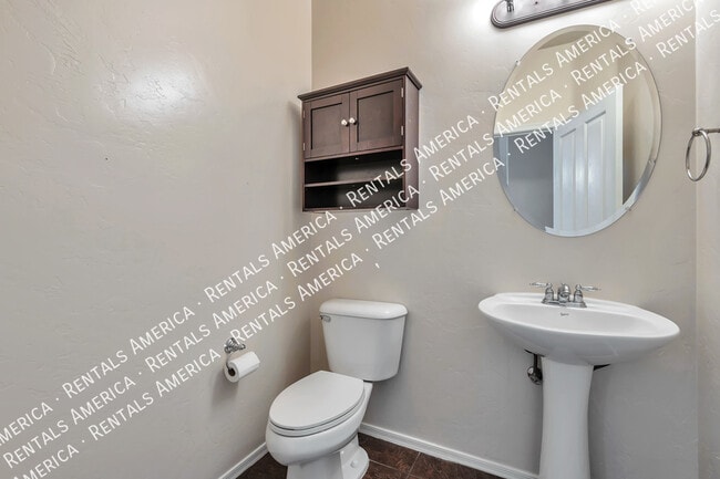 Building Photo - 8261 N Converse Ct