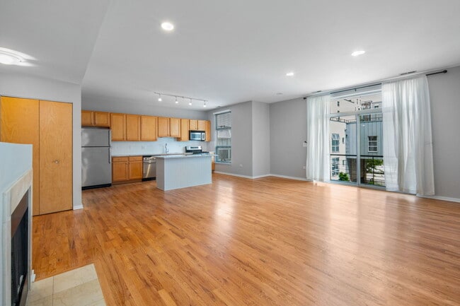 Building Photo - 1808 S Michigan Ave