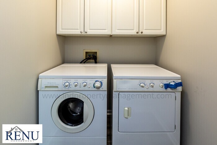 Building Photo - 2710 Lucas Dr