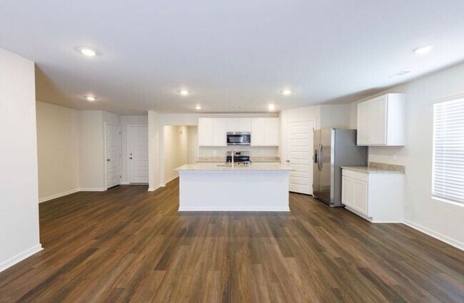 Building Photo - MOVE IN SPECIAL-Beautiful home available for rent