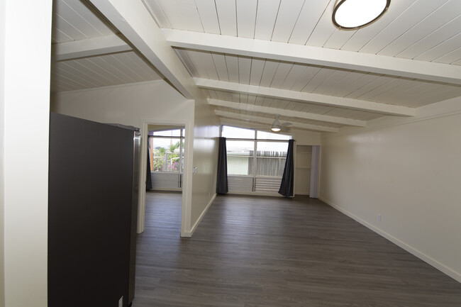 Building Photo - 723 Hoomalimali St