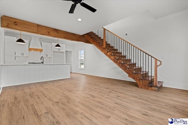 Building Photo - 501 W Cheves St