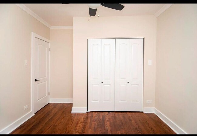 Building Photo - 2 bedroom in Chicago IL 60613
