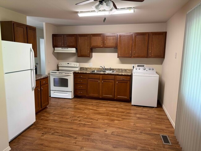 Building Photo - 3105 Blair Dr