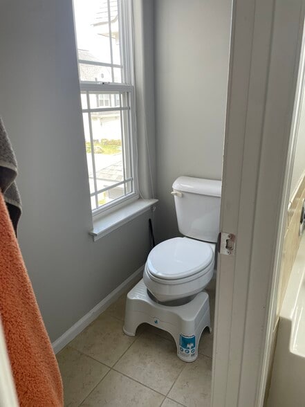 En Suite - 5500 Curtis Breathwaite Ln