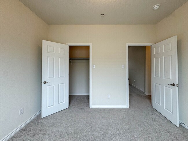 Building Photo - 5513 Galante Ln