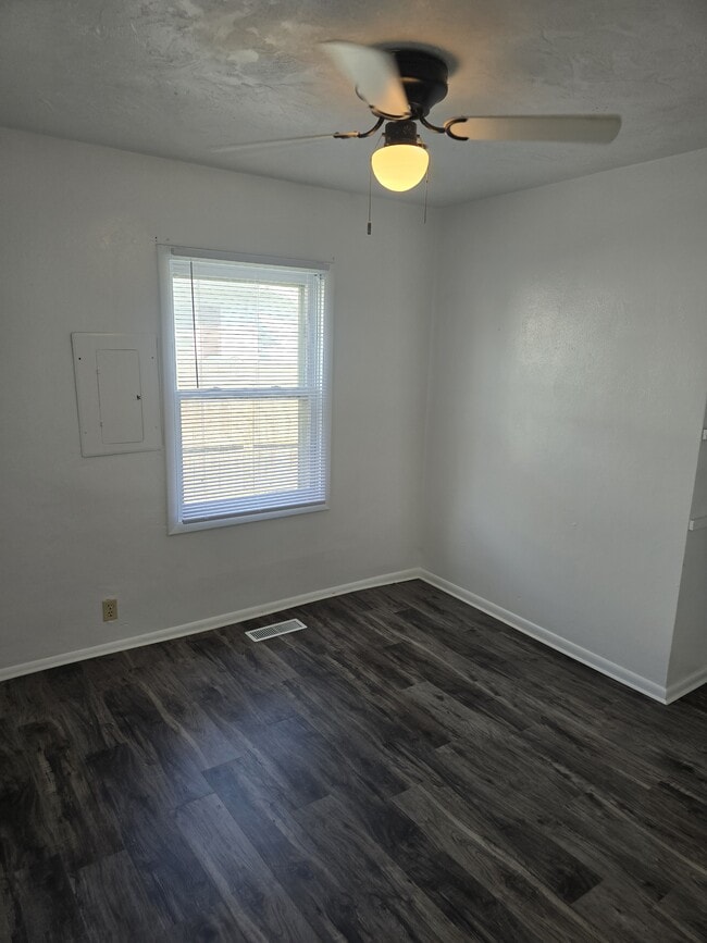 Building Photo - 3508 Forest Ter