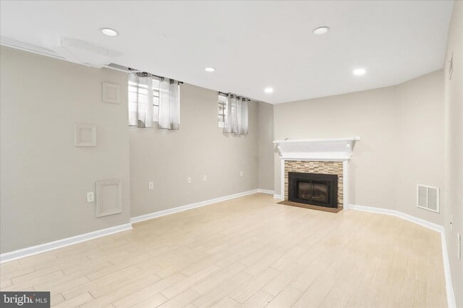 Building Photo - 414 Jefferson St