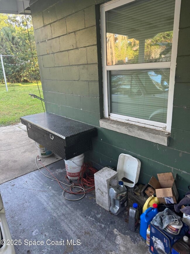 Building Photo - 358 Palm Ave