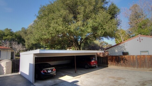 Building Photo - 171 Alma St
