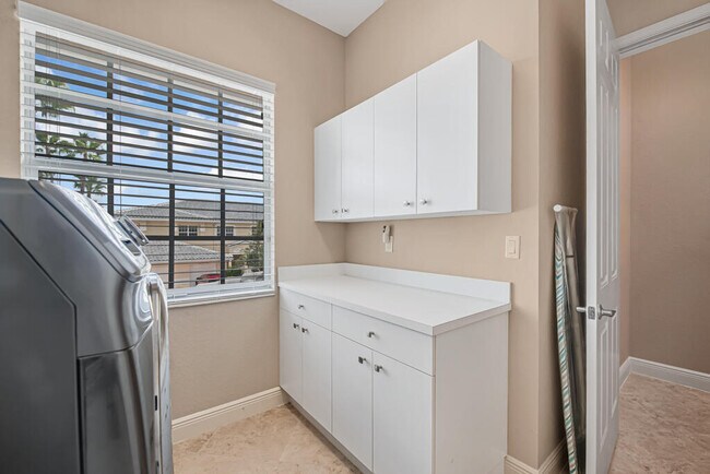 Building Photo - 9786 Midship Way