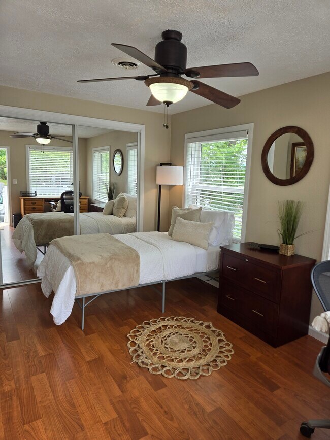 Building Photo - 487 Kentucky Ave