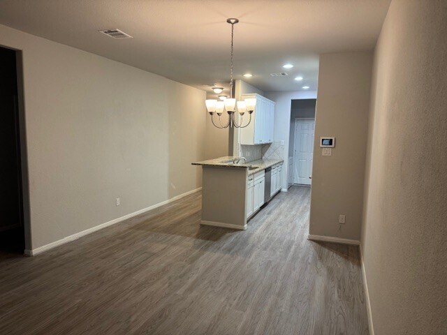 Building Photo - 156 Camelot Pl Ct