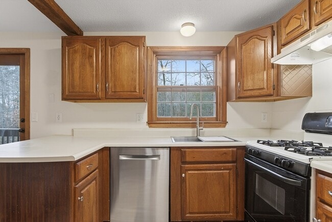 Building Photo - A 11 Scotty Hollow Dr